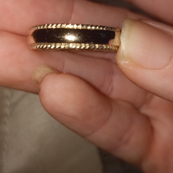 Ring - Picture 5 of 5